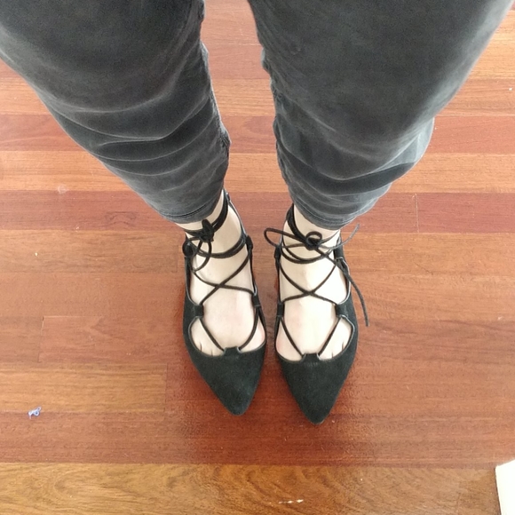 Suede black lace up Gap pointed flats - Picture 5 of 6